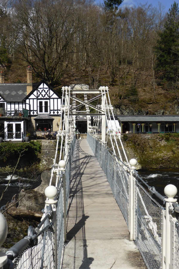 dcukberwynchainbridge11.jpg