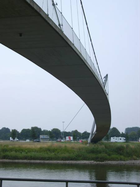 ebdeglacisbrucke12.jpg